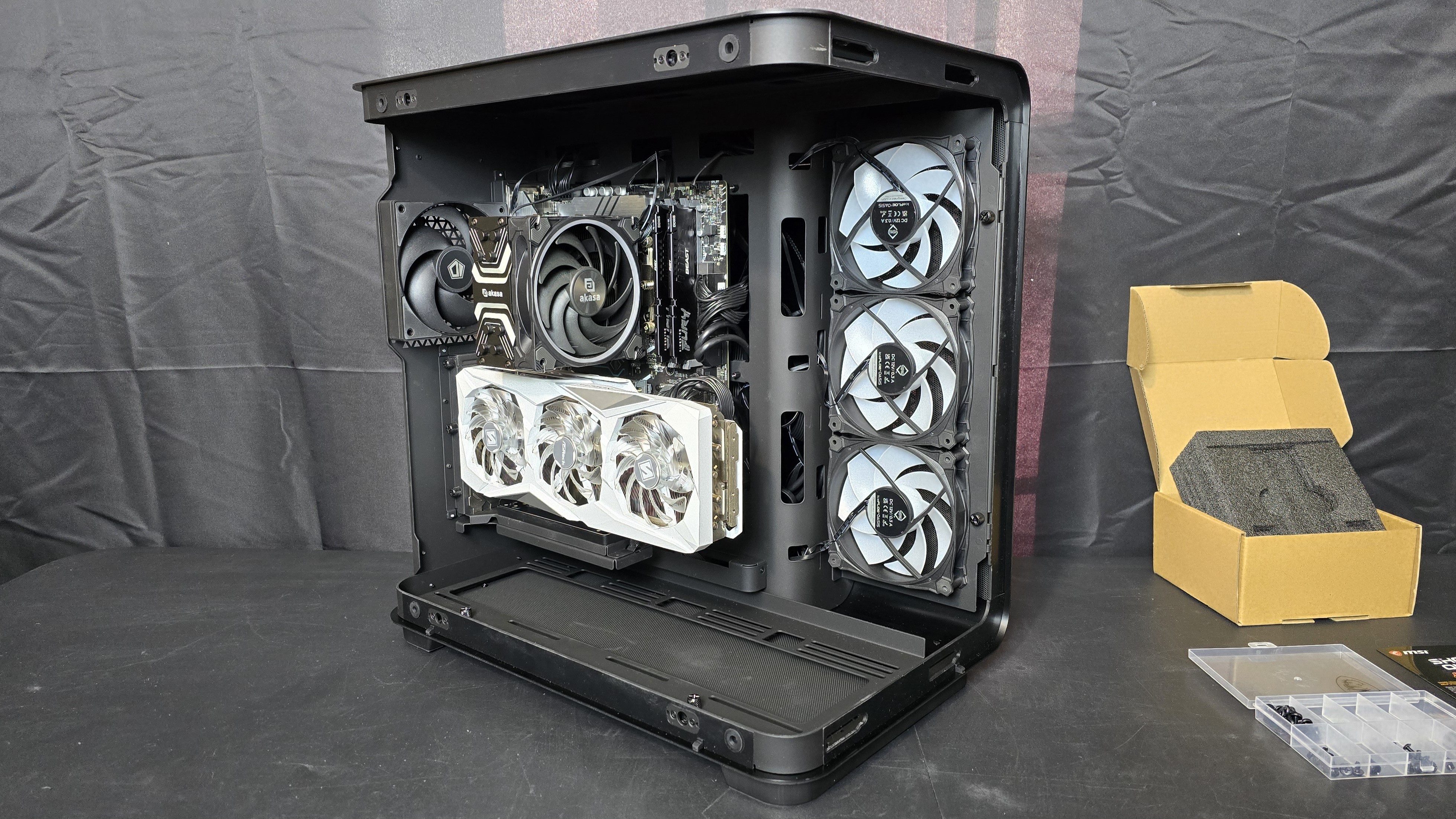 MSI MEG Maestro 700L PZ Kasa