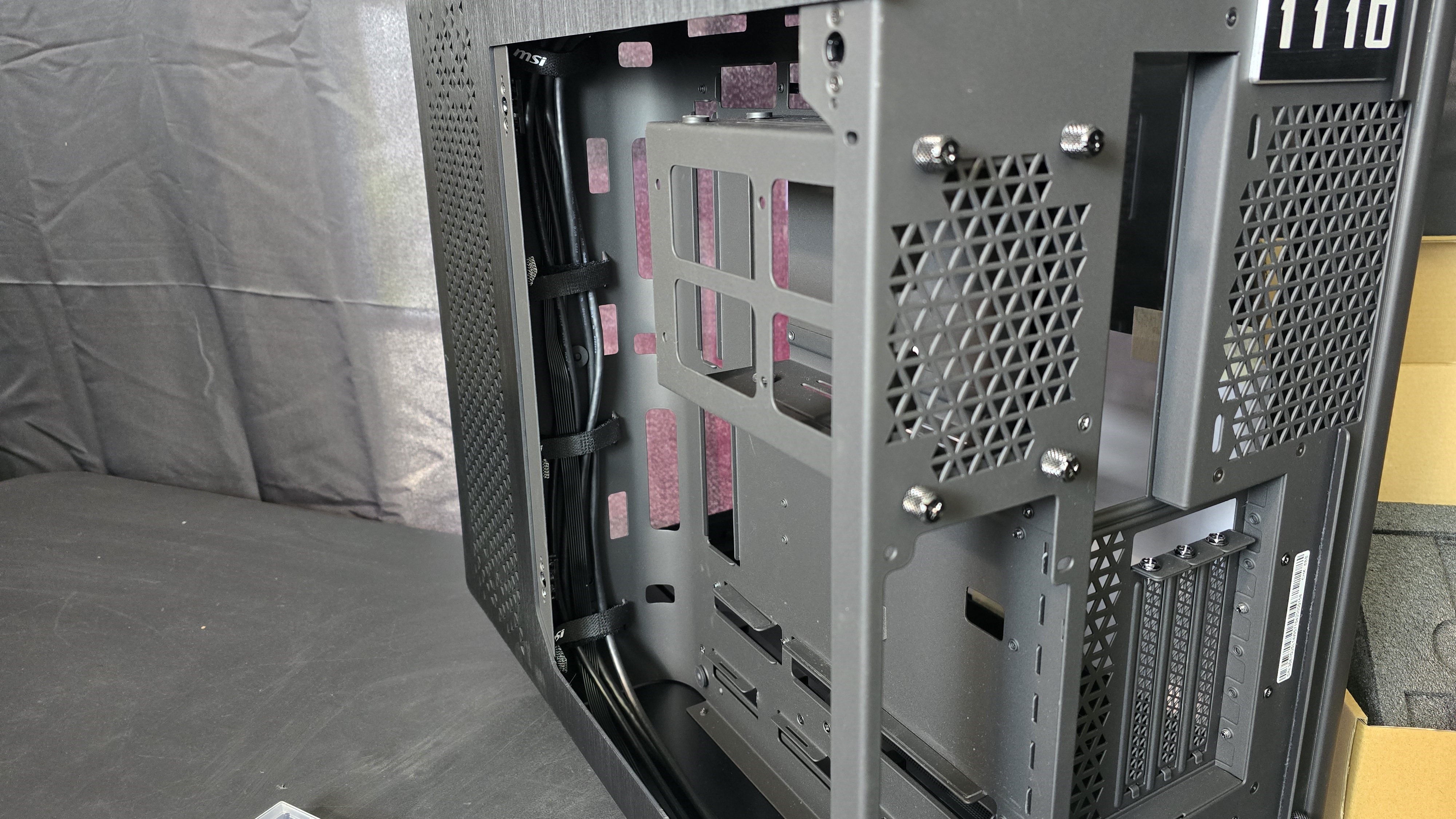 MSI MEG Maestro 700L PZ Kasa