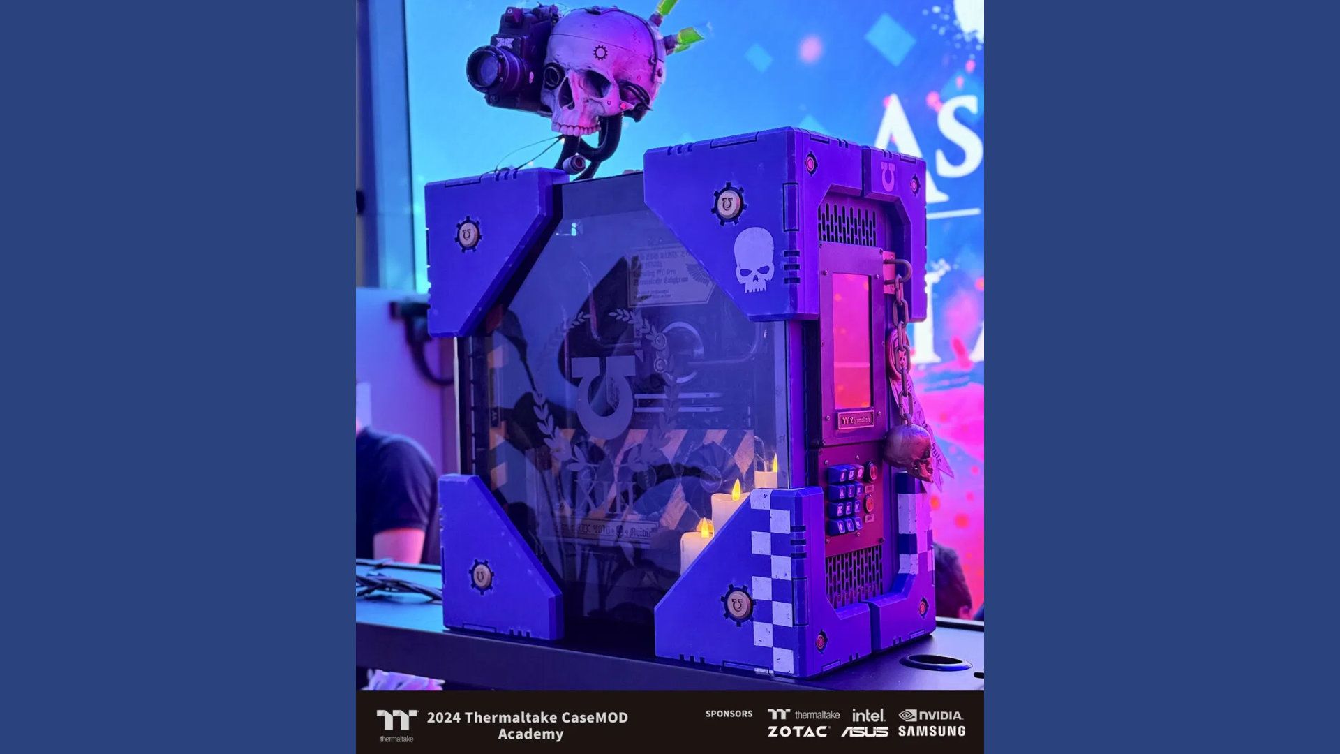 Thermaltake-warhammer-oyun bilgisayarı tarafı Thermaltake Warhammer 40K oyun bilgisayarı yapısının alternatif yan profili