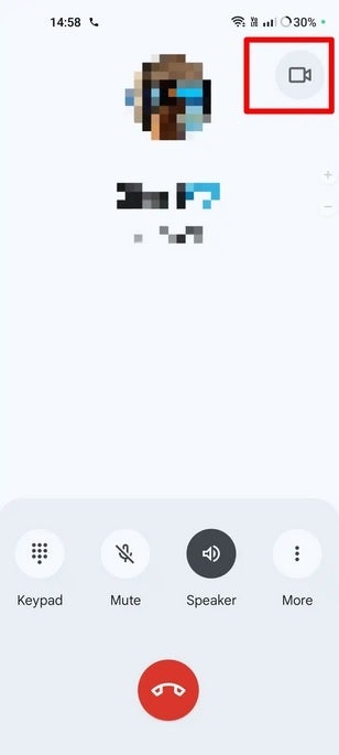 En yeni Pixel Phone uygulaması, ekranın sağ üst köşesine bir video görüşmesi simgesi ekler. | Resim kredisi-9to5Google - Pixel Phone uygulamasında tatiller için yeni ses emojisi ve video görüşmesi simgesi için yeni bir konum var