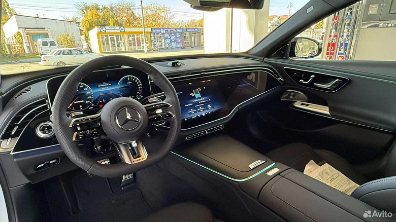 Almanya'dan doğrudan Rusya'ya premium ayrıcalık: Bir Rus bayi, 585 bg güç santralli bir Mercedes-AMG E 53 2024'e sahip.