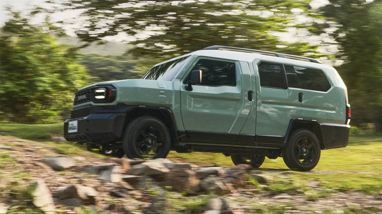 Üç sıra koltuklu, büyük ve ucuz bir Toyota SUV tanıtıldı. Benzinli ve dizel motorlar mevcut