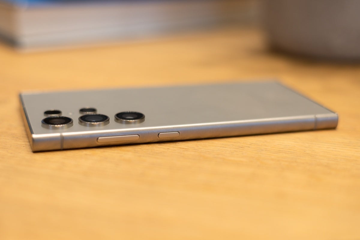 Samsung Galaxy S24 Ultra çerçeve