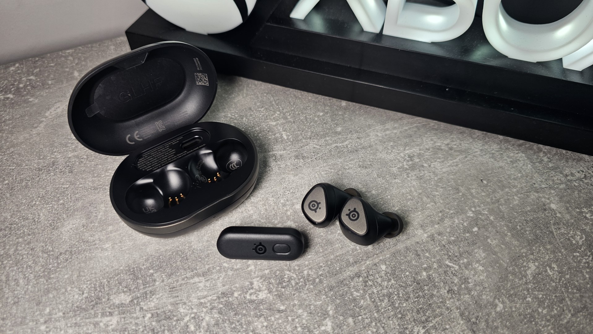 SteelSeries Arctis Gamebud'ları