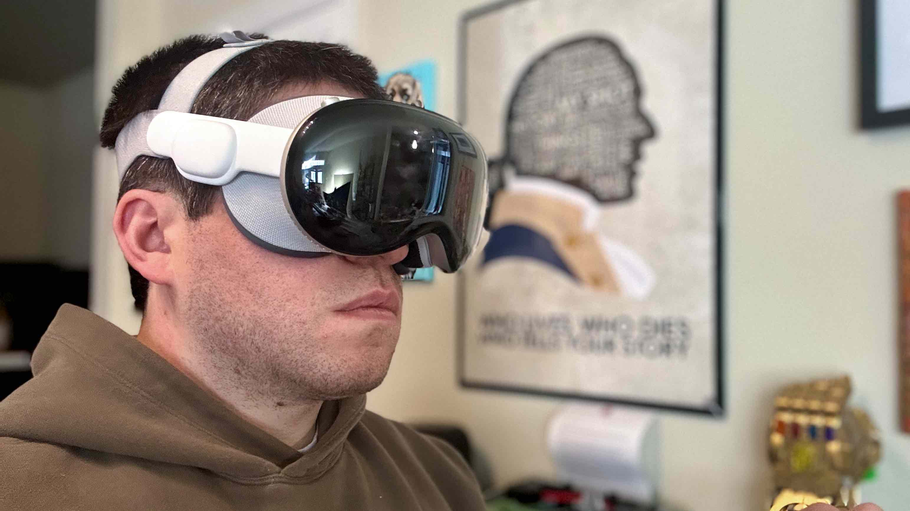 Apple Vision Pro'yu takmak