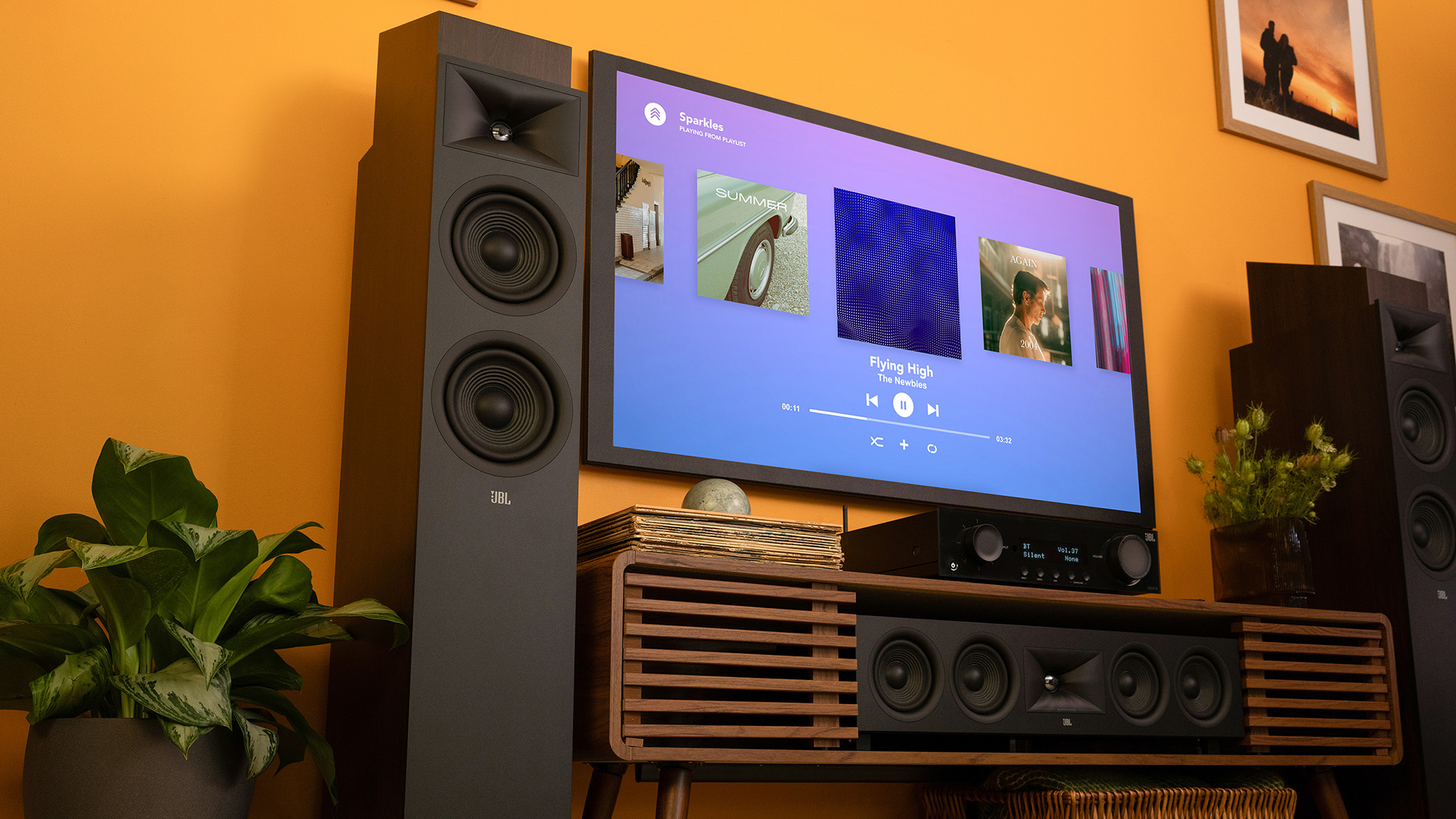 JBL Modern Audio AVR'ler ve Stage 2 hoparlörler