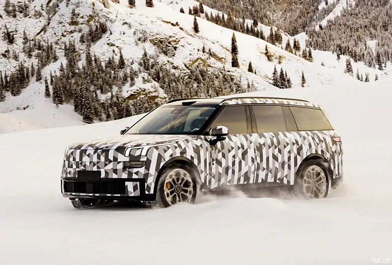 Geely, Li Auto L9 ve Aito M9'a bir rakip hazırlıyor. Büyük Lynk & Co SUV canlı fotoğraflarla yakalandı ve resmi olarak Rusya'ya gelebilir