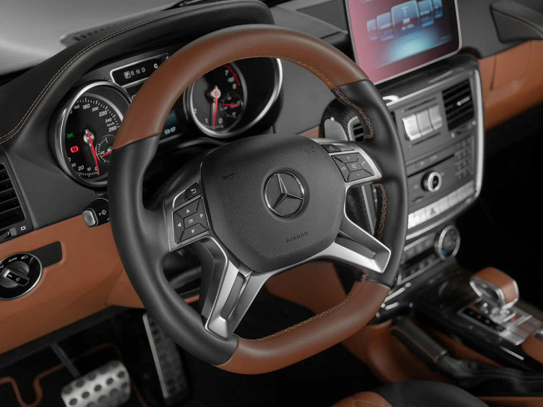 Portal akslar, benzersiz tavan, 630 bg'lik V12 motor. ve G sınıfının efsanevi ruhu: nadir Gelendvagen Mercedes-Maybach G 650 Landaulet Rusya'da satılıyor