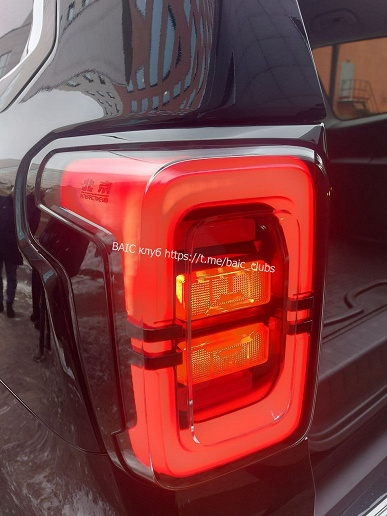 Toyota Land Cruiser Prado ve Tank 500'e bir alternatif zaten Rusya'da. 8 vitesli otomatik şanzımana ve dört tekerlekten çekişe sahip resmi BAIC BJ60'ın canlı fotoğrafları