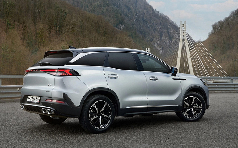 Hyundai Santa Fe'nin Çin-Rus değişimi dört tekerlekten çekişe sahip olacak. Rusya için BAIC X75'in yeni versiyonu duyuruldu