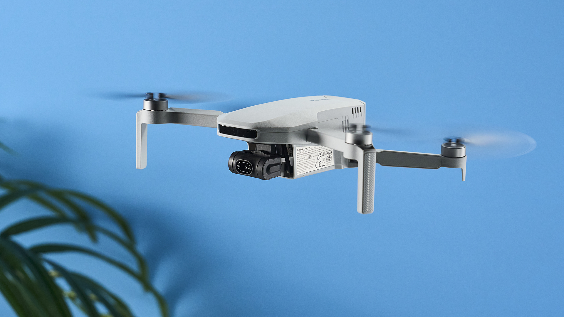 Gri bir Potensic Atom 4K drone