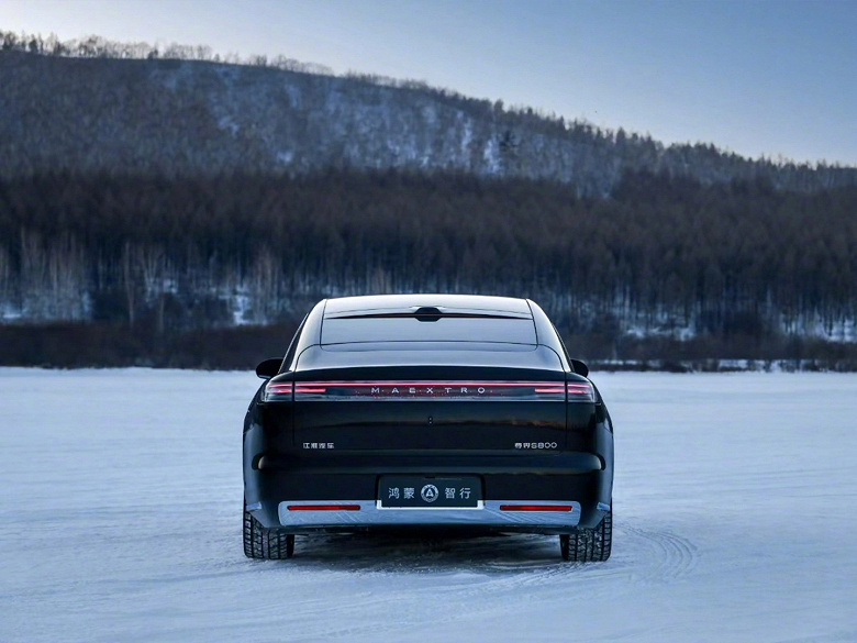 Aurus, Rolls-Royce ve Bentley bir yana: Rusya'da beklenen “800'üncü” Huawei Maextro limuzini -30 °C sıcaklıkta kar ve buz üzerinde sürükleniyor