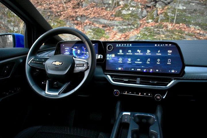 2025 Chevrolet Equinox EV'nin iç mekanı.