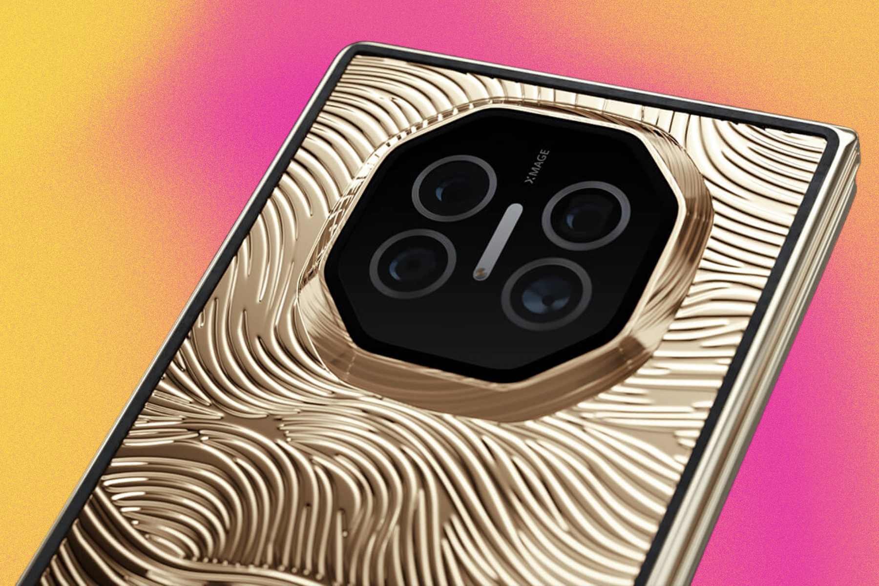 Huawei Mate XT Caviar Edition'ın kamera çıkıntısı.