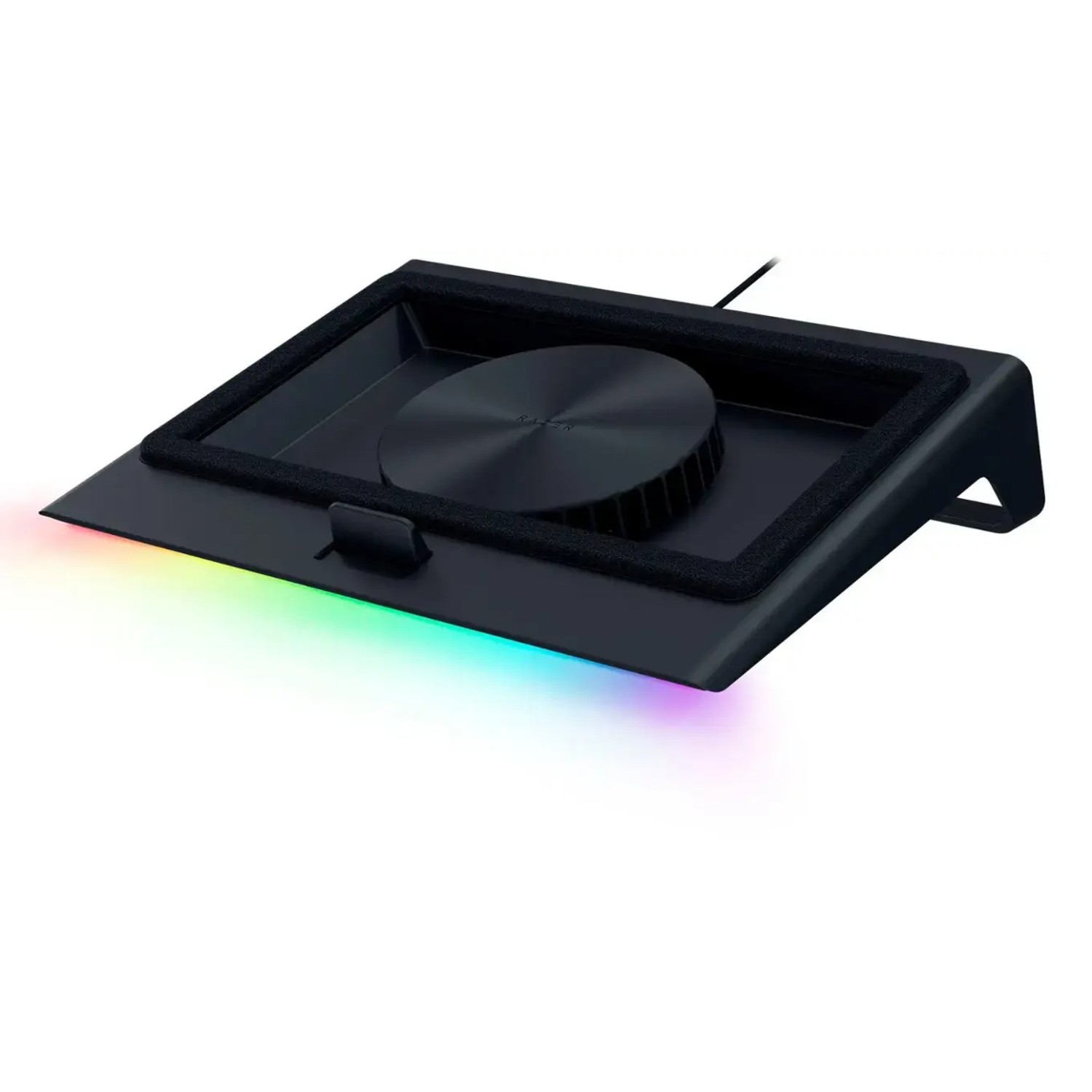 Razer Dizüstü Bilgisayar Soğutma Pedi'nin beyaz arkaplan üzerindeki görüntüsü.