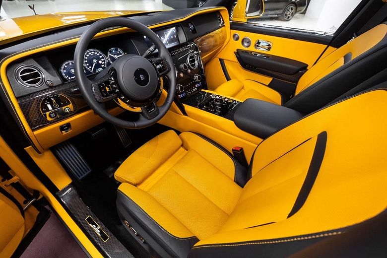 Moskova'dan ilham alan özel bir Rolls-Royce Cullinan Black Rozeti Rusya'da satılıyor