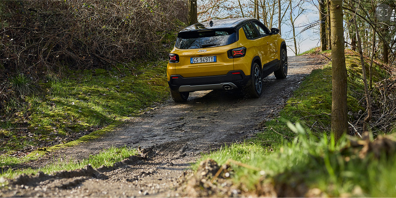 Rusya'ya alternatif bir Jeep getirildi. Jeep Avenger e-Hybrid için 7,2 milyon ruble istiyorlar