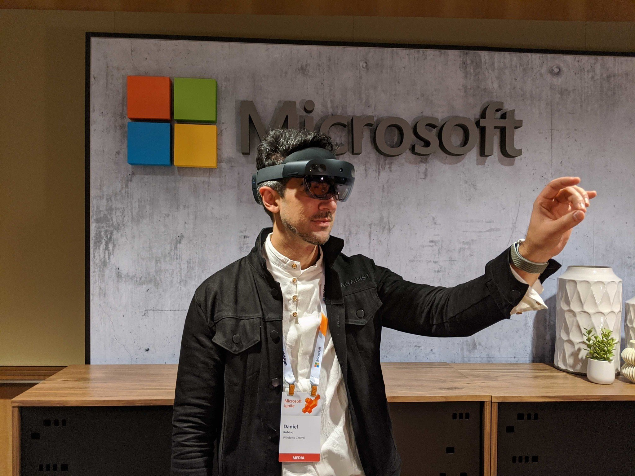 HoloLens 2 takan adam