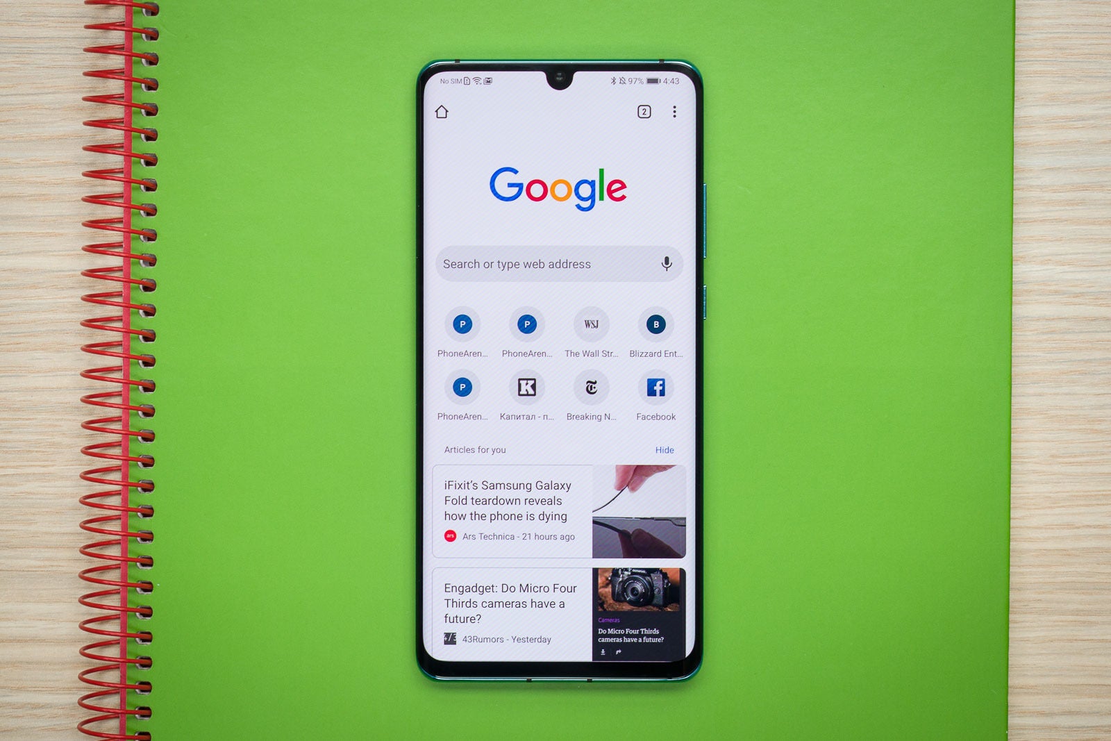 Google Chrome'lu bir Android akıllı telefonun görüntüsü