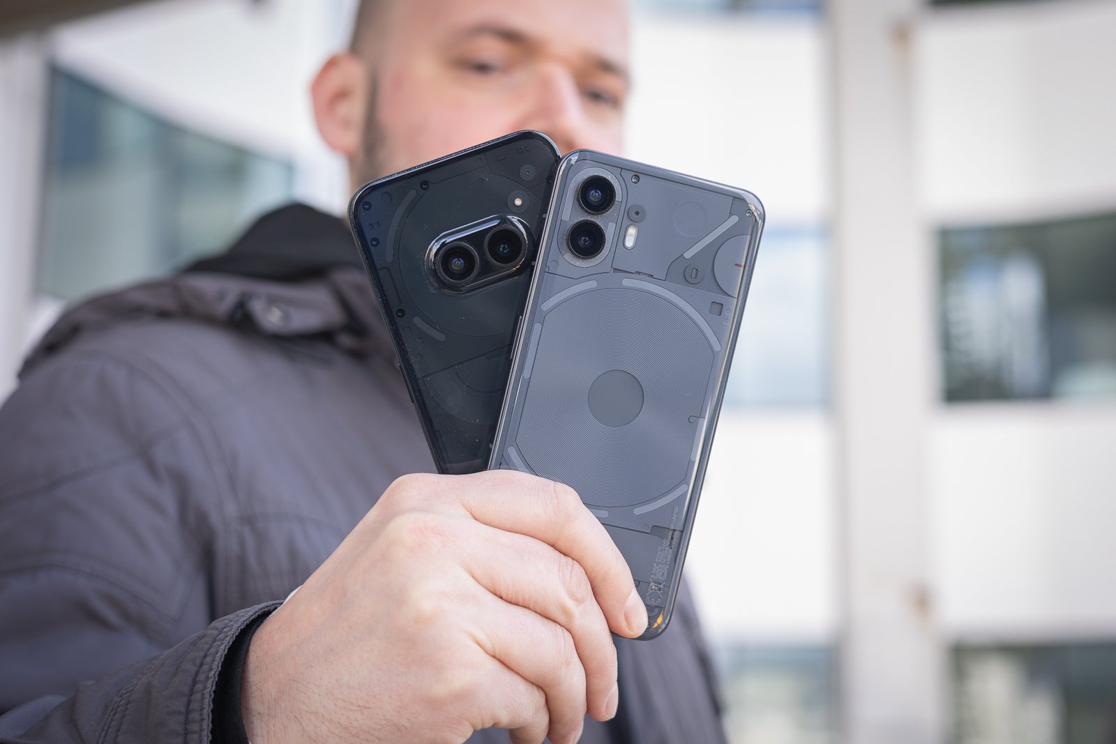Hiçbir Şey Telefonunun (2a) ve Hiçbir Şey Telefonunun (2) görüntüsü