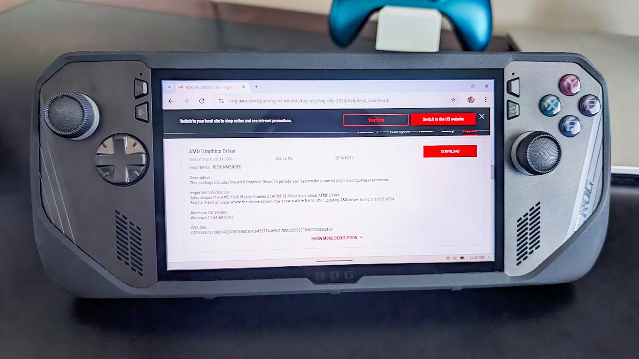 ROG Ally X, ASUS ROG Grafik Sürücüleri sayfasını gösteriyor.