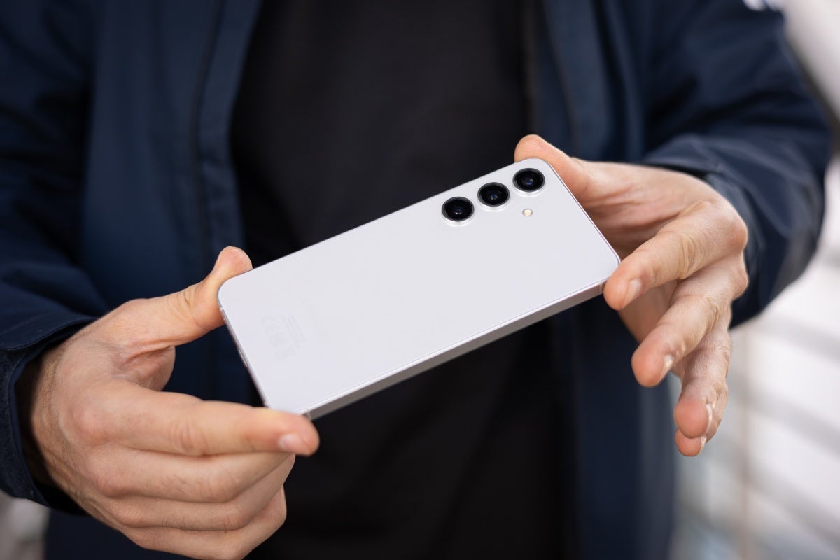 Samsung Galaksi S24