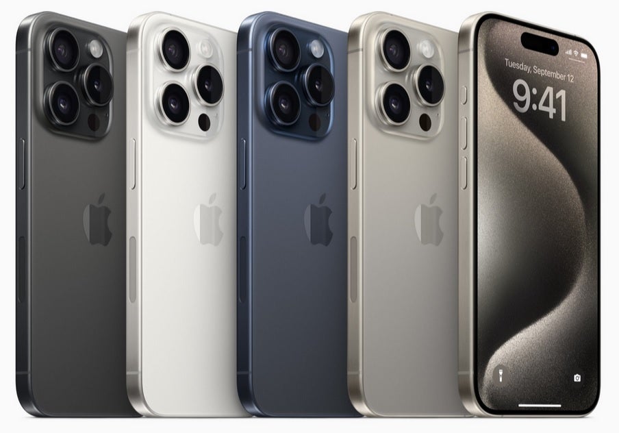 iPhone 15 Pro ve iPhone 15 Pro Max (resimde) 3nm yonga seti ile çalışan ilk telefonlardı. | Resim kredisi-Apple - TSMC, Intel, Samsung Foundry gelecek yıl 2nm üretiminin başlaması için savaşmaya hazır