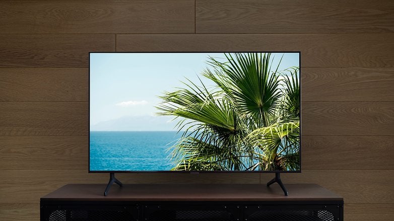 Oturma odasında bir OLED TV.