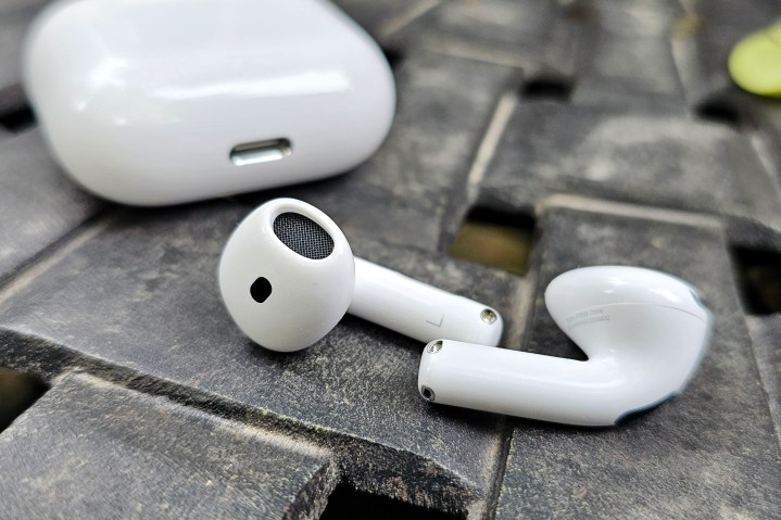 Apple AirPod'lar 4.