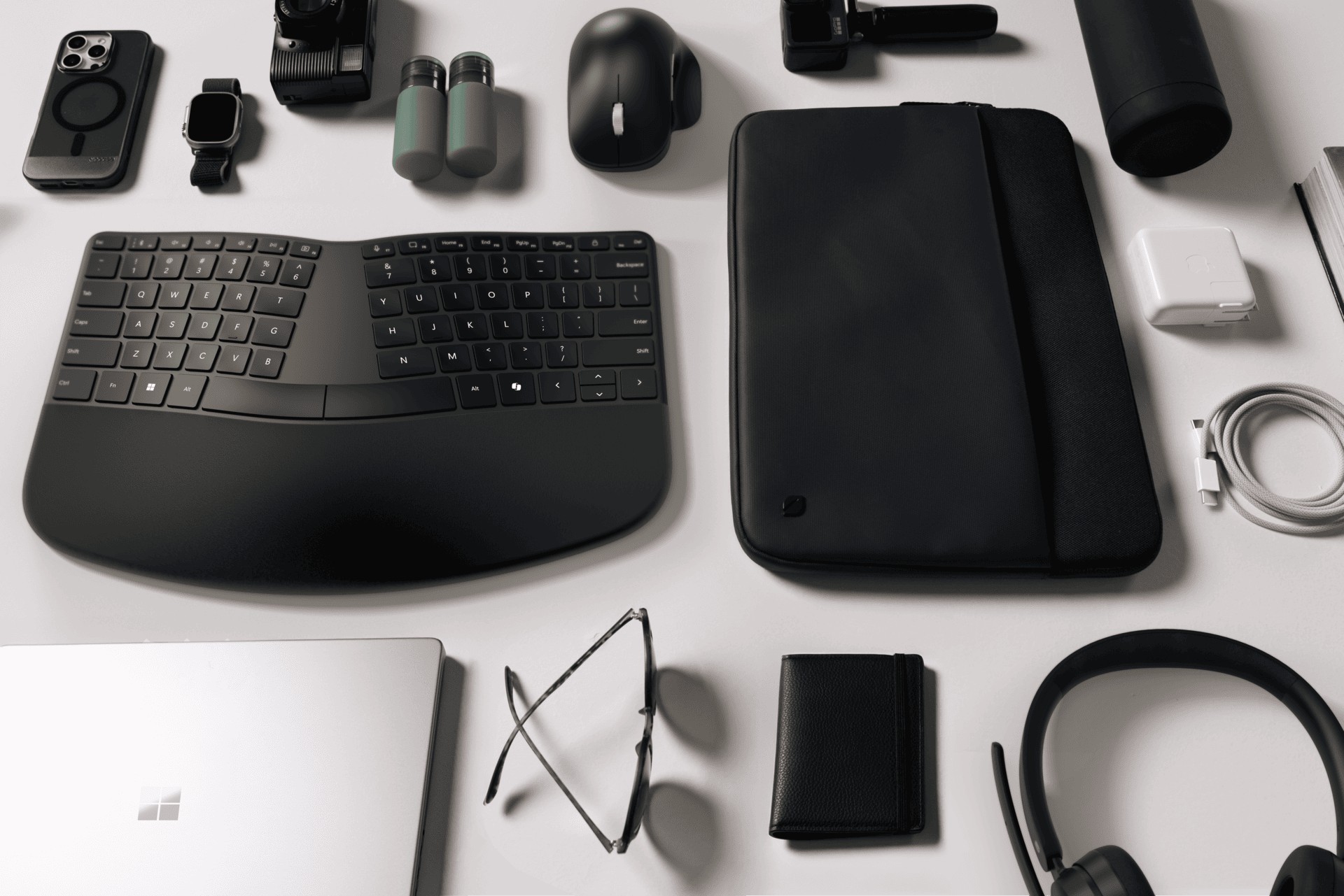 Microsoft tarafından tasarlanan Kompakt Ergonomik Klavye