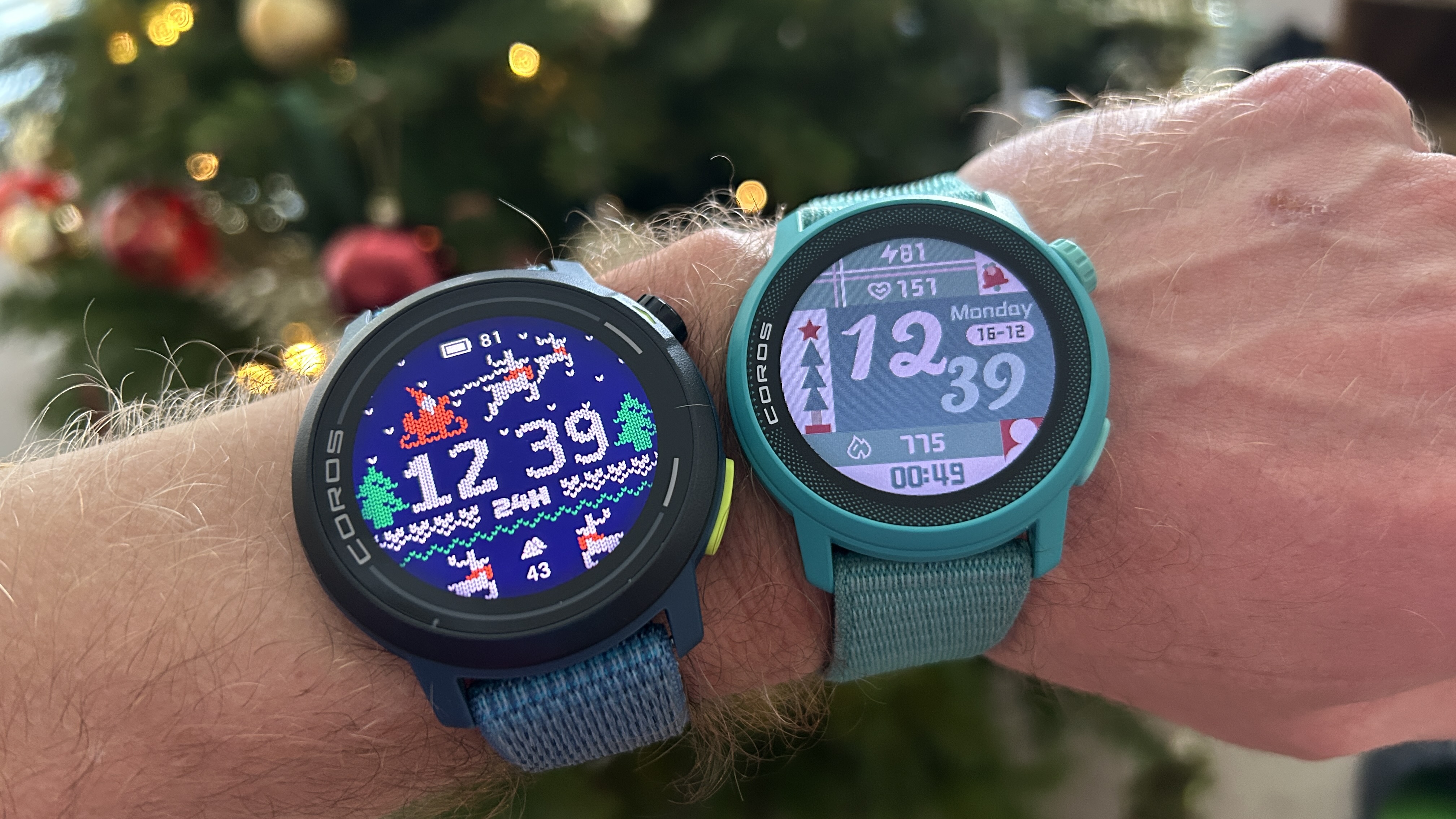 Coros Pace Pro ve Coros Pace 3, Noel temalı saat kadranlarıyla kişinin bileğinde