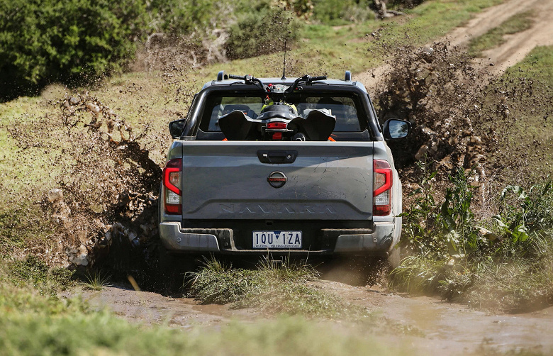 Yeni Nissan Navara Pro-4X Rusya'ya getirildi: 2,5 litrelik motor, dürüst dört tekerlekten çekiş ve otomatik şanzıman