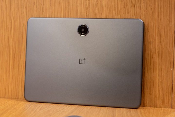 OnePlus Pad 2'nin Arkası