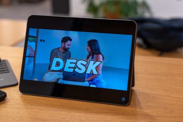 OnePlus Pad 2'de oynatılan bir youtube videosu