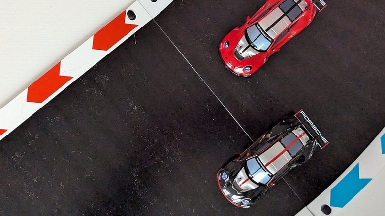 Carrera Hybrid - yarış pistindeki arabalar Carrera Hybrid - yarış pistindeki arabalar