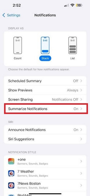 Apple iPhone kullanıcıları bildirim özetlerini devre dışı bırakabilir. | Resim kredisi-PhoneArena - Apple Intelligence iPhone kullanıcılarına sahte haberler sunmaya devam ediyor ancak bu özelliği kapatabilirsiniz