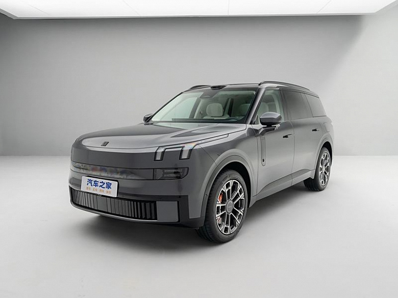 Geely alt markasından Li Auto L9'un harika bir rakibi. Lynk & Co 900 sundu: dört tekerlekten çekiş, 857 hp, uyarlanabilir süspansiyon ve kabinde kraliyet ferahlığı