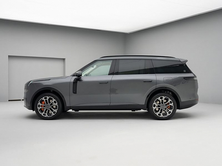 Geely alt markasından Li Auto L9'un harika bir rakibi. Lynk & Co 900 sundu: dört tekerlekten çekiş, 857 hp, uyarlanabilir süspansiyon ve kabinde kraliyet ferahlığı