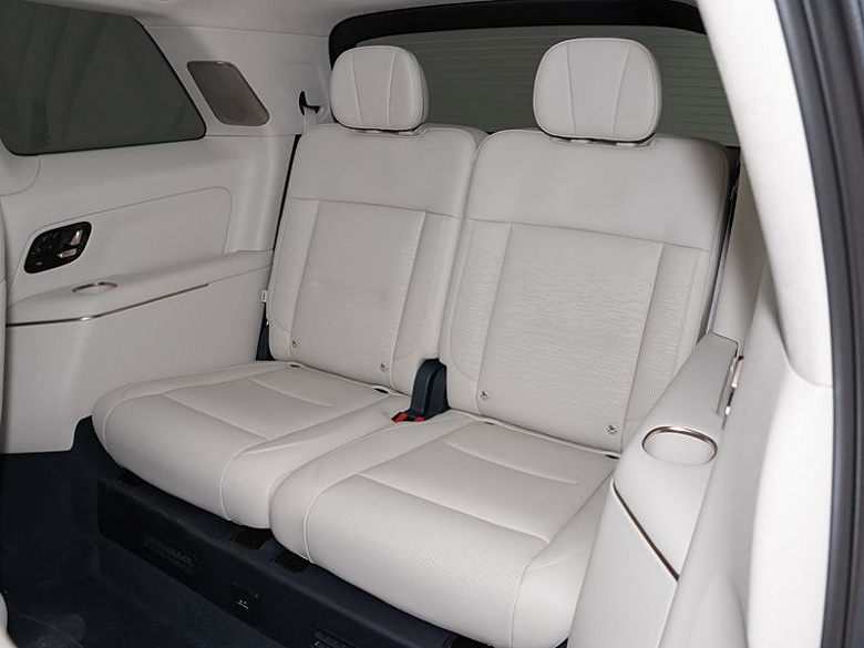 Geely alt markasından Li Auto L9'un harika bir rakibi. Lynk & Co 900 sundu: dört tekerlekten çekiş, 857 hp, uyarlanabilir süspansiyon ve kabinde kraliyet ferahlığı