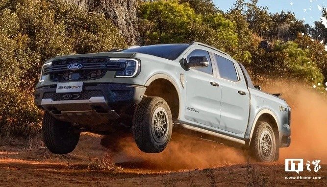260 hp, dört tekerlekten çekiş, kilitli diferansiyeller ve Fox nitrojen amortisörleri, ucuz. Geliştirilmiş Ford Ranger Sand Fox SUV tanıtıldı