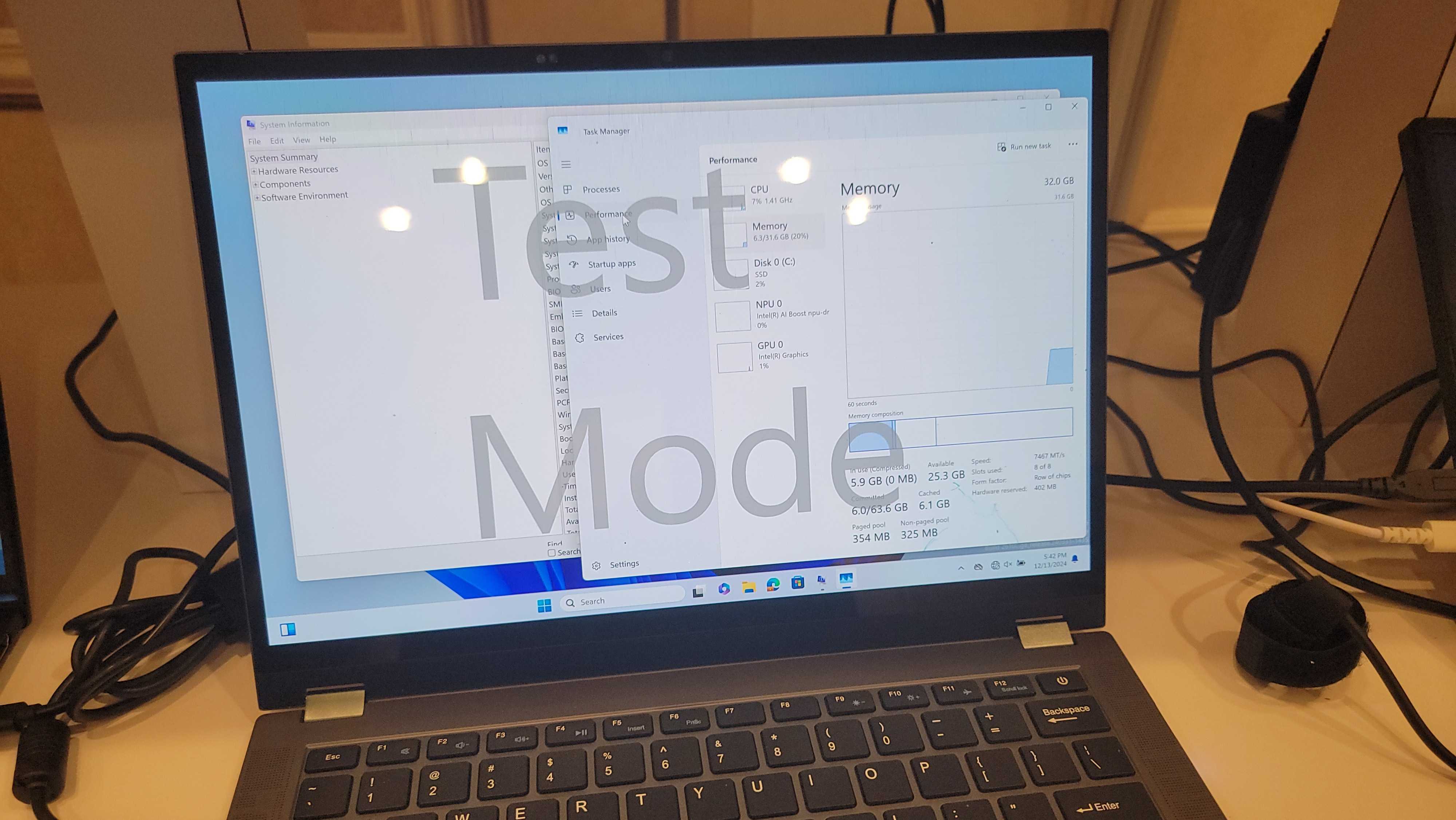 Görev Yöneticisi, CES 2025 Panther Lake demo bilgisayarında görüntüleniyor