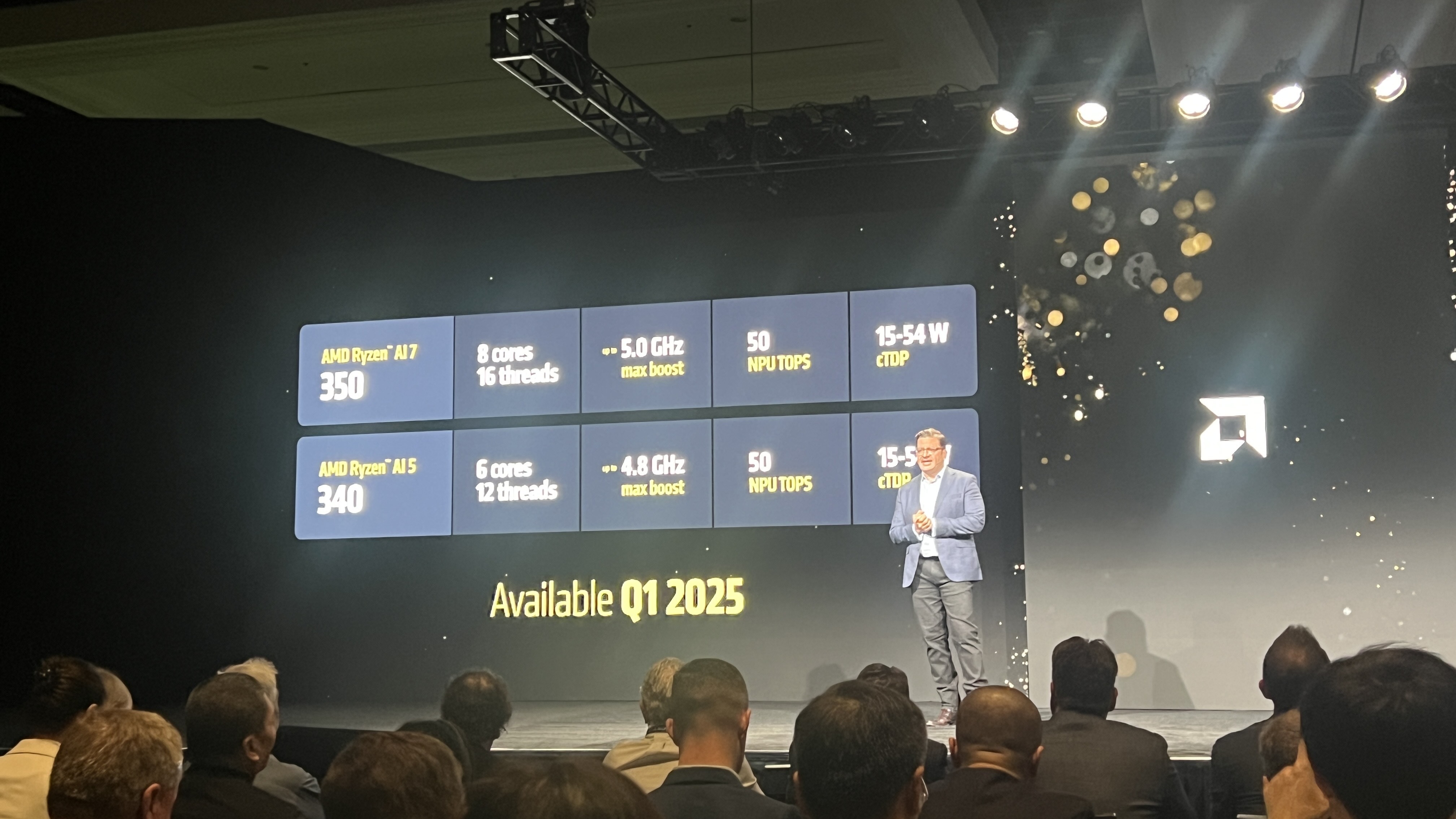 CES 2025'te sunum yapan bir AMD yöneticisi