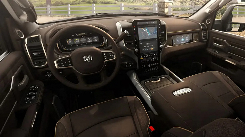 430 hp gücünde 6,7 litrelik Cummins turbo dizel. rekor torklu veya 405 hp gücünde 6,4 litrelik benzinli V8 Hemi. 2025 Ram Ağır Hizmet Tanıtıldı