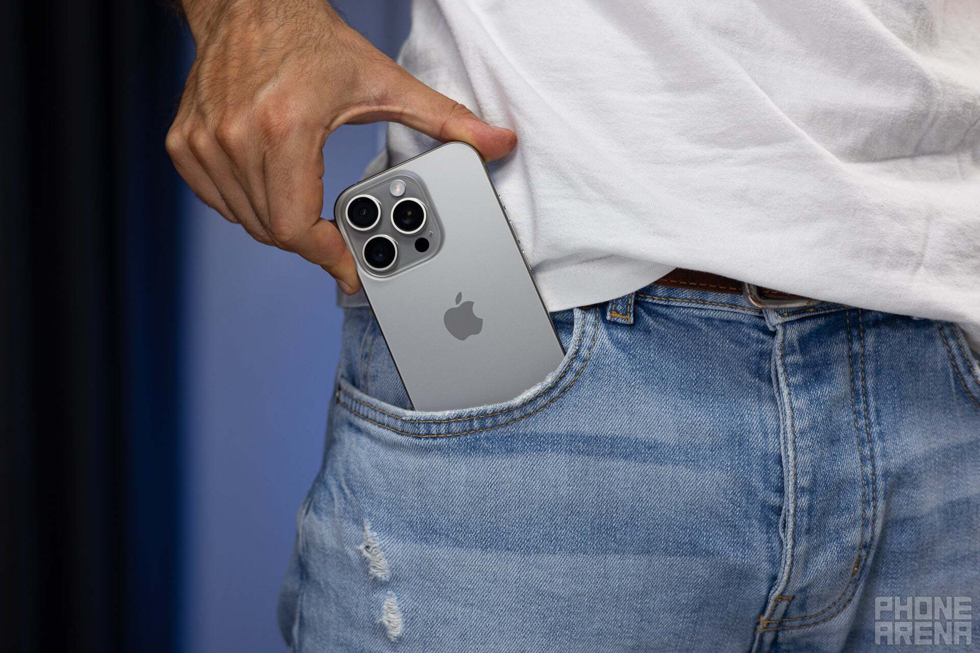 iPhone 16 Pro'da yalnızca üç kamera bulunuyor. | Resim kredisi – PhoneArena – Çirkin ördek yavrusu iPhone 17 Pro doğru olanı yapmalı ve dördüncü bir arka kameraya sahip olmalı