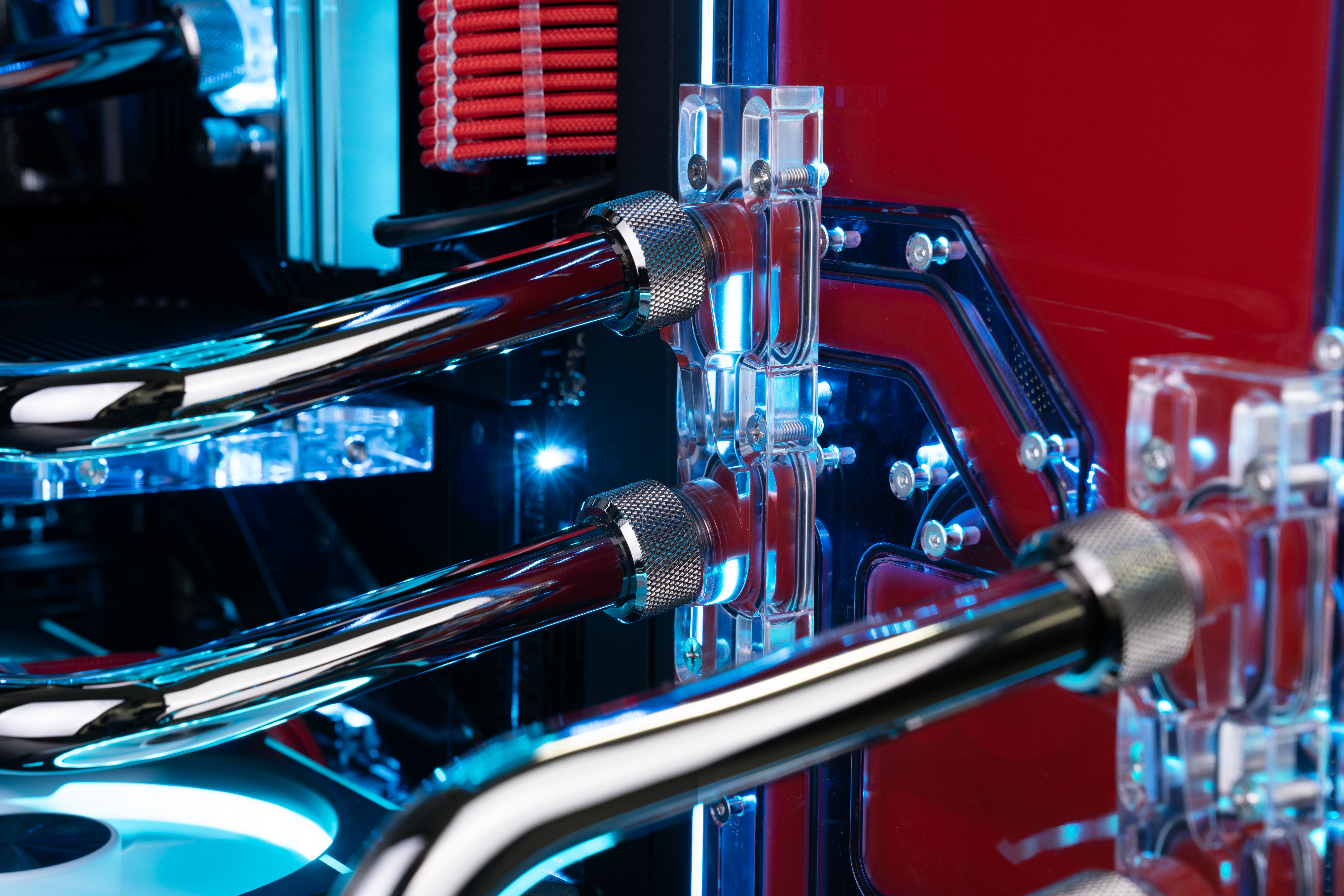 Maingear Apex Force dahili bileşenlerinin yakın çekimleri