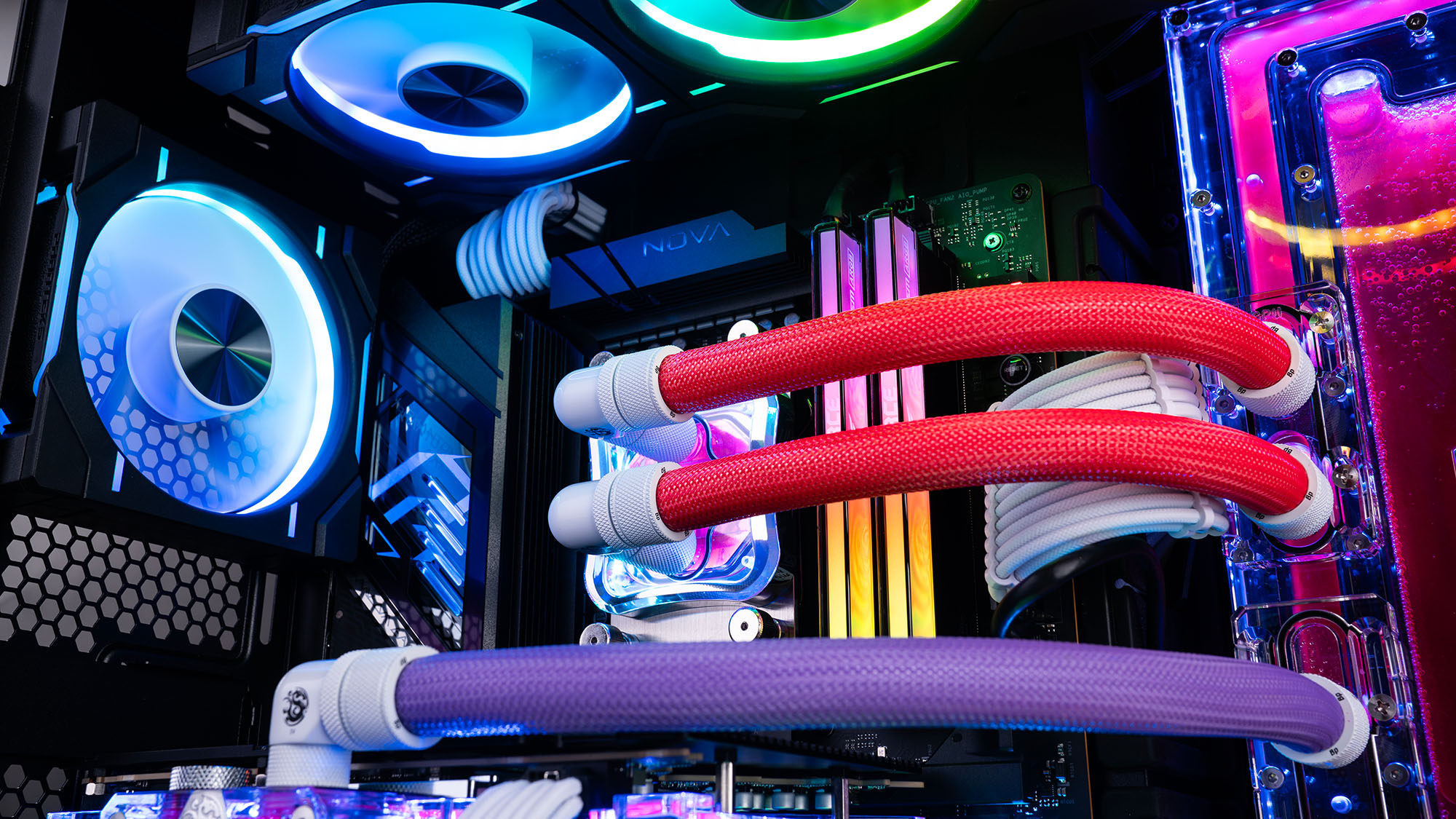 Maingear Apex Rush Cybergamer oyun bilgisayarı