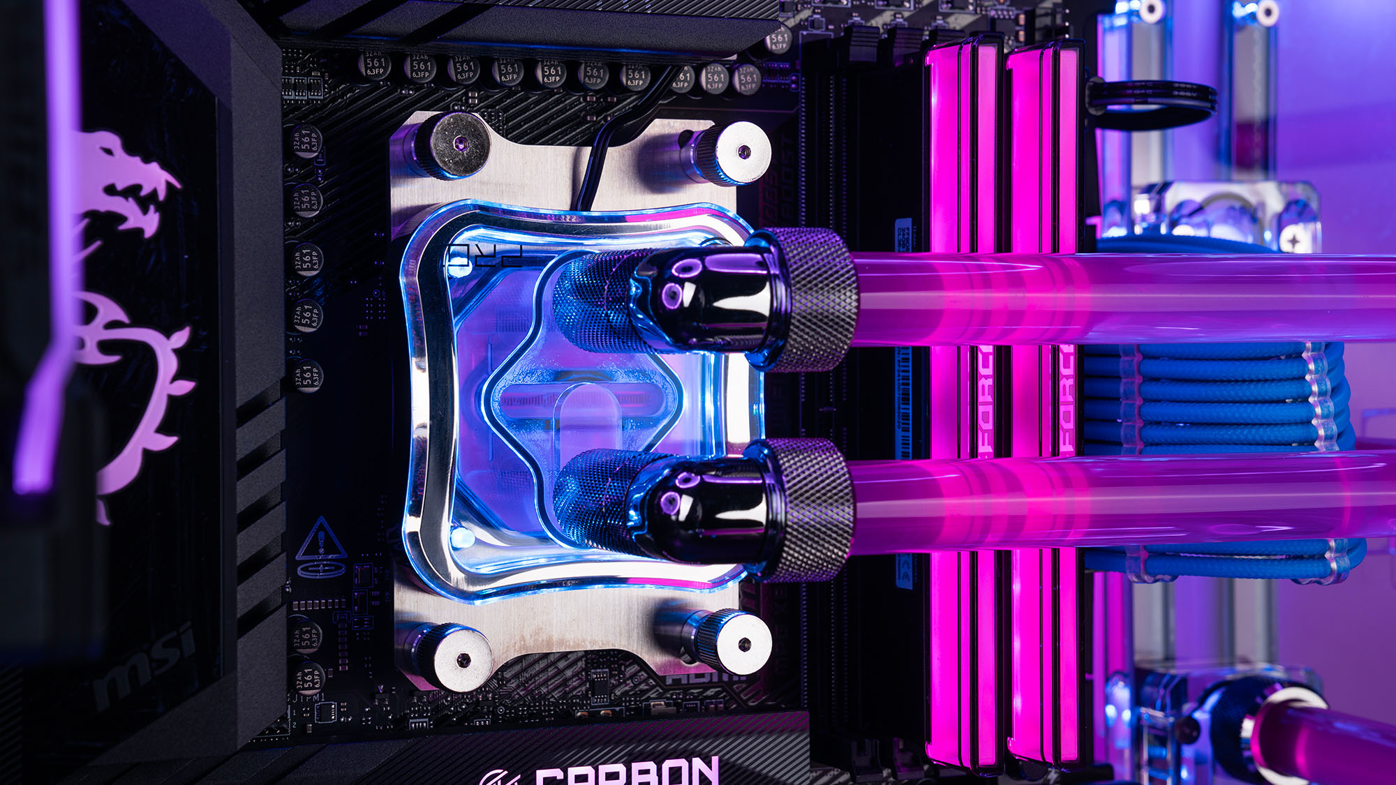 Maingear Apex Rush Vaporware Drive oyun bilgisayarı