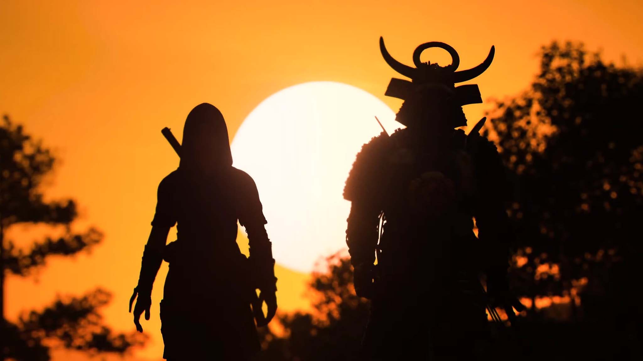 Assassin's Creed Shadows: ana karakterler ve batan güneş.