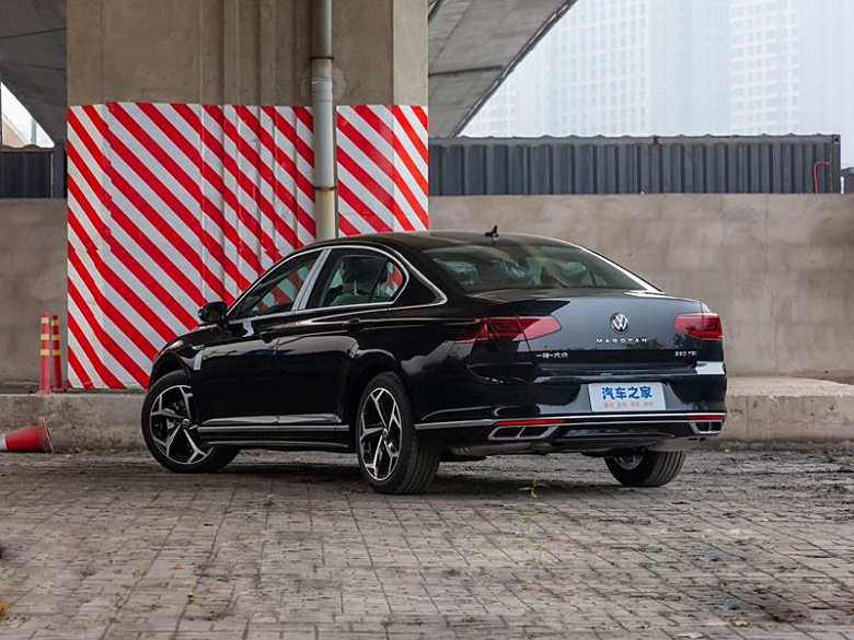 Lüks Volkswagen Magotan sunuldu: 1.4 litrelik turbo motor ve fiyatı 3.700 $ düştü