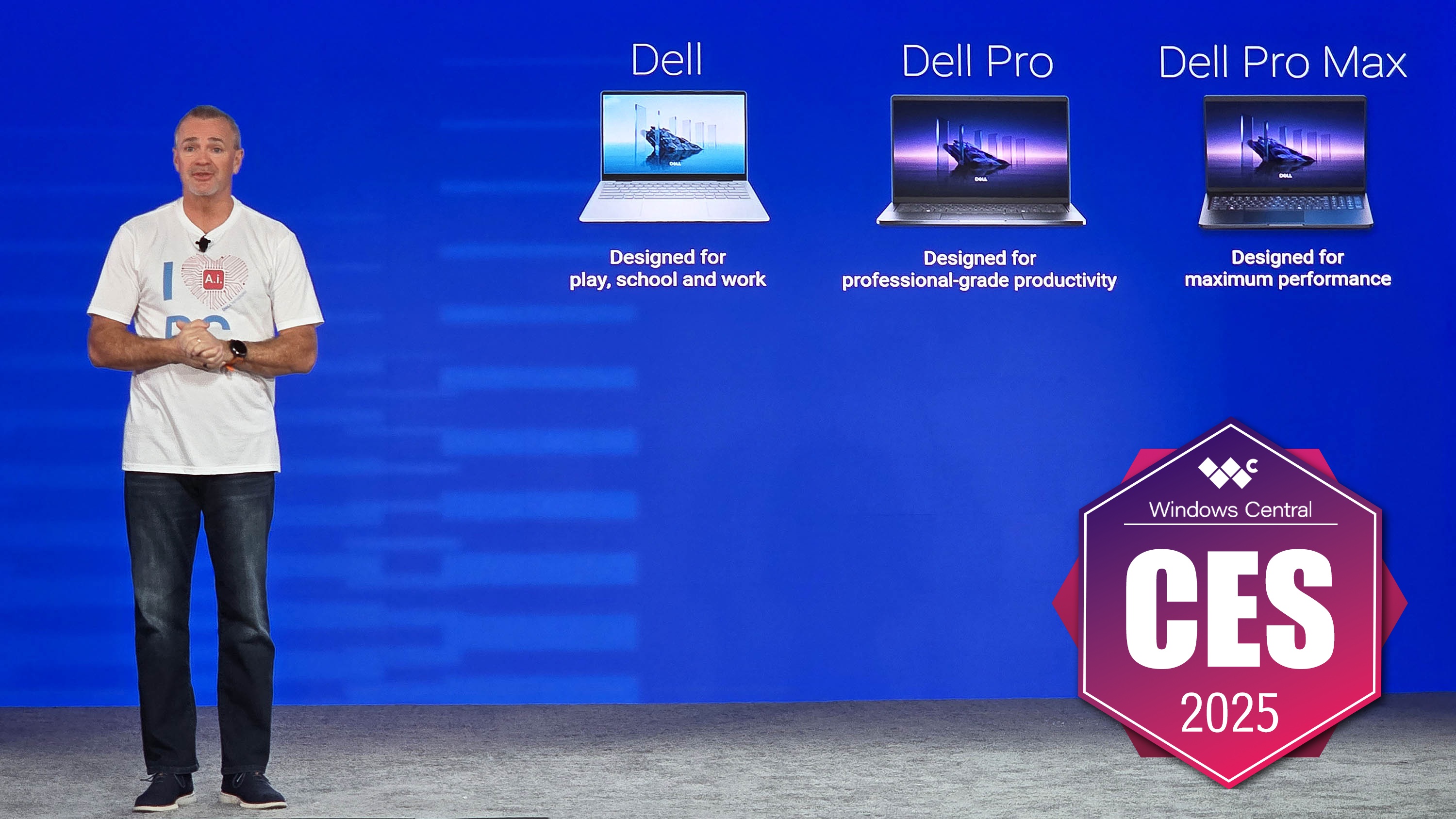 Dell'in başkan yardımcısı ve baş işletme sorumlusu Jeff Clarke, basına yeni bilgisayar adlandırma planını açıklıyor. Aralık 2024; NYC.